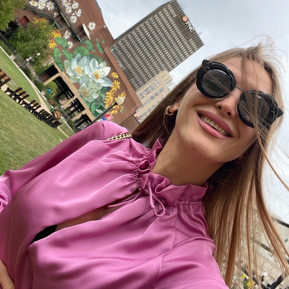 Charm Ruffle mini Dress - Picture 3 of 8